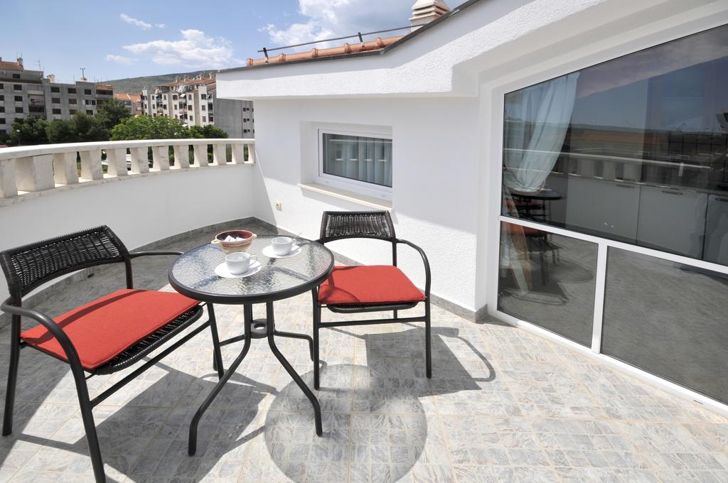 Apartments Villa Lida Trogir Ngoại thất bức ảnh