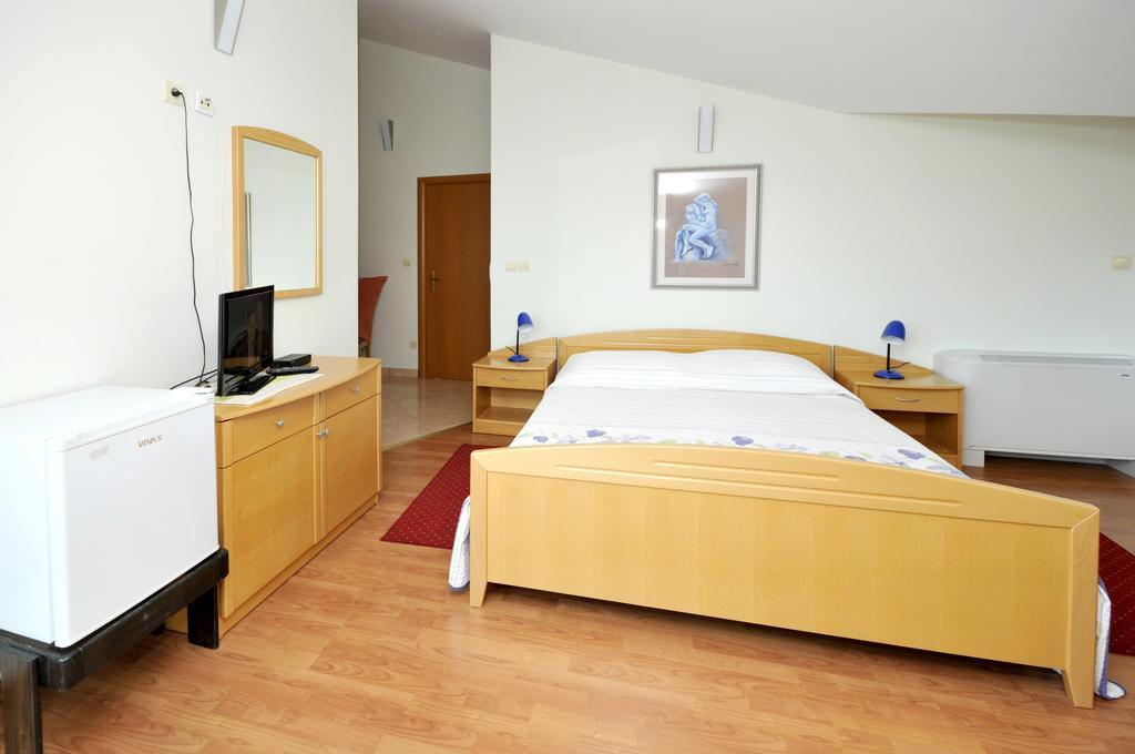 Apartments Villa Lida Trogir Ngoại thất bức ảnh