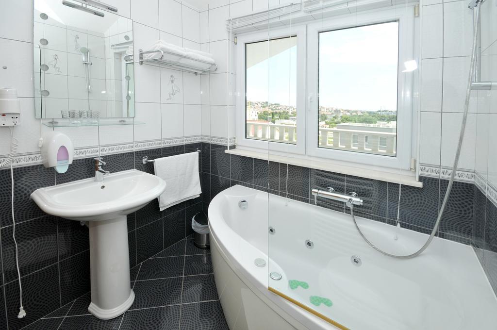 Apartments Villa Lida Trogir Ngoại thất bức ảnh